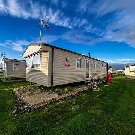 Great 8 Berth Caravan For Hire At St Osyth Beach In Essex Ref 28123Gc Clacton-on-Sea Exterior foto