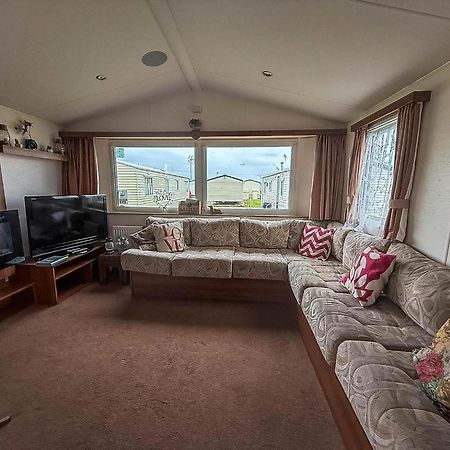 Great 8 Berth Caravan For Hire At St Osyth Beach In Essex Ref 28123Gc Clacton-on-Sea Exterior foto