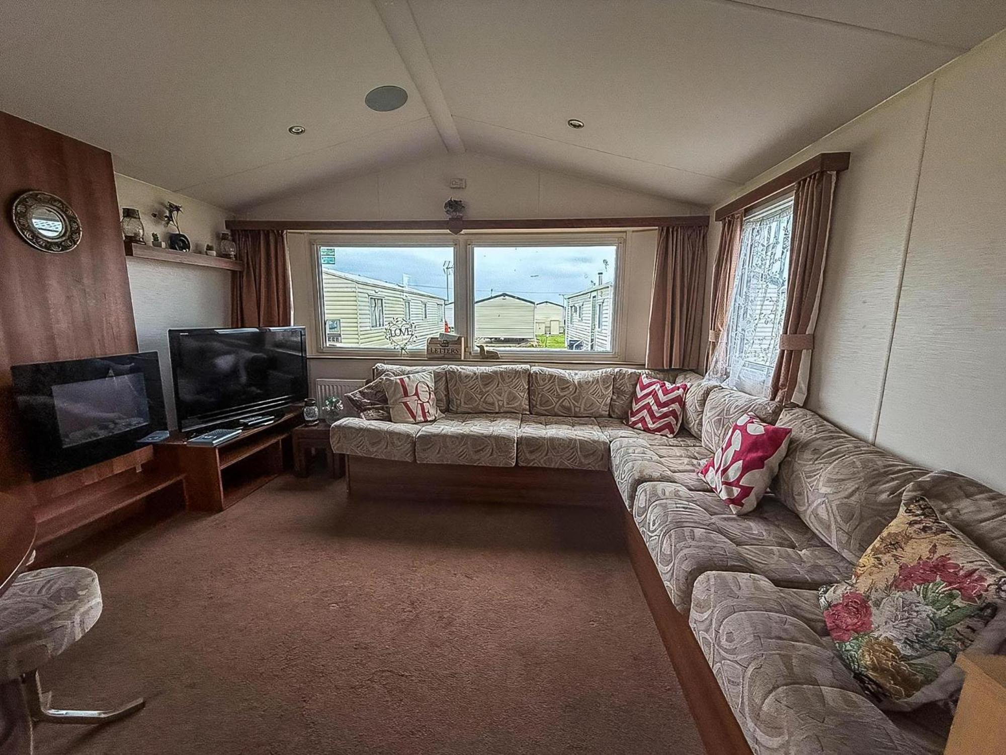 Great 8 Berth Caravan For Hire At St Osyth Beach In Essex Ref 28123Gc Clacton-on-Sea Exterior foto
